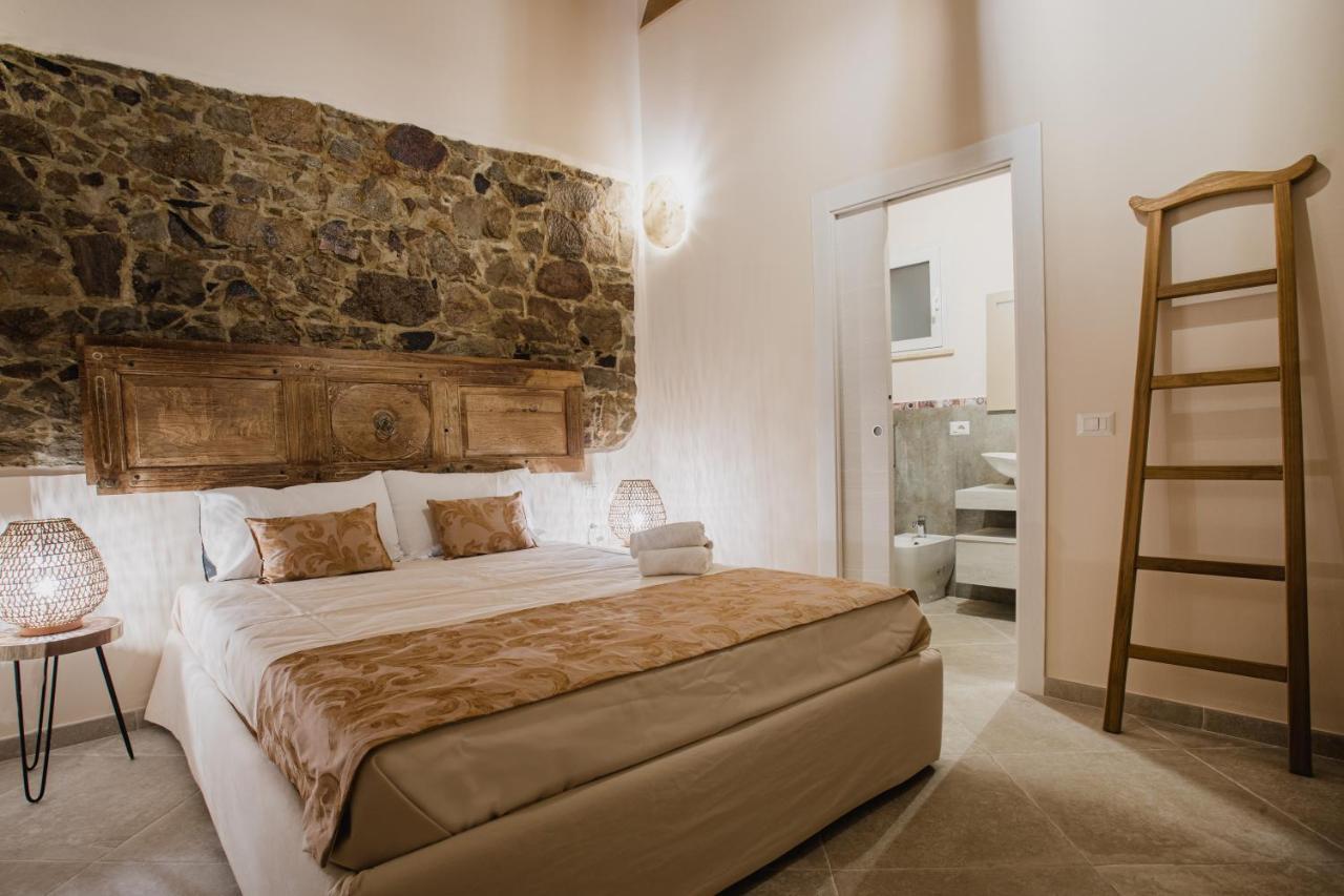 Moon'S Tower Suite&Rooms Portoscuso Exterior foto