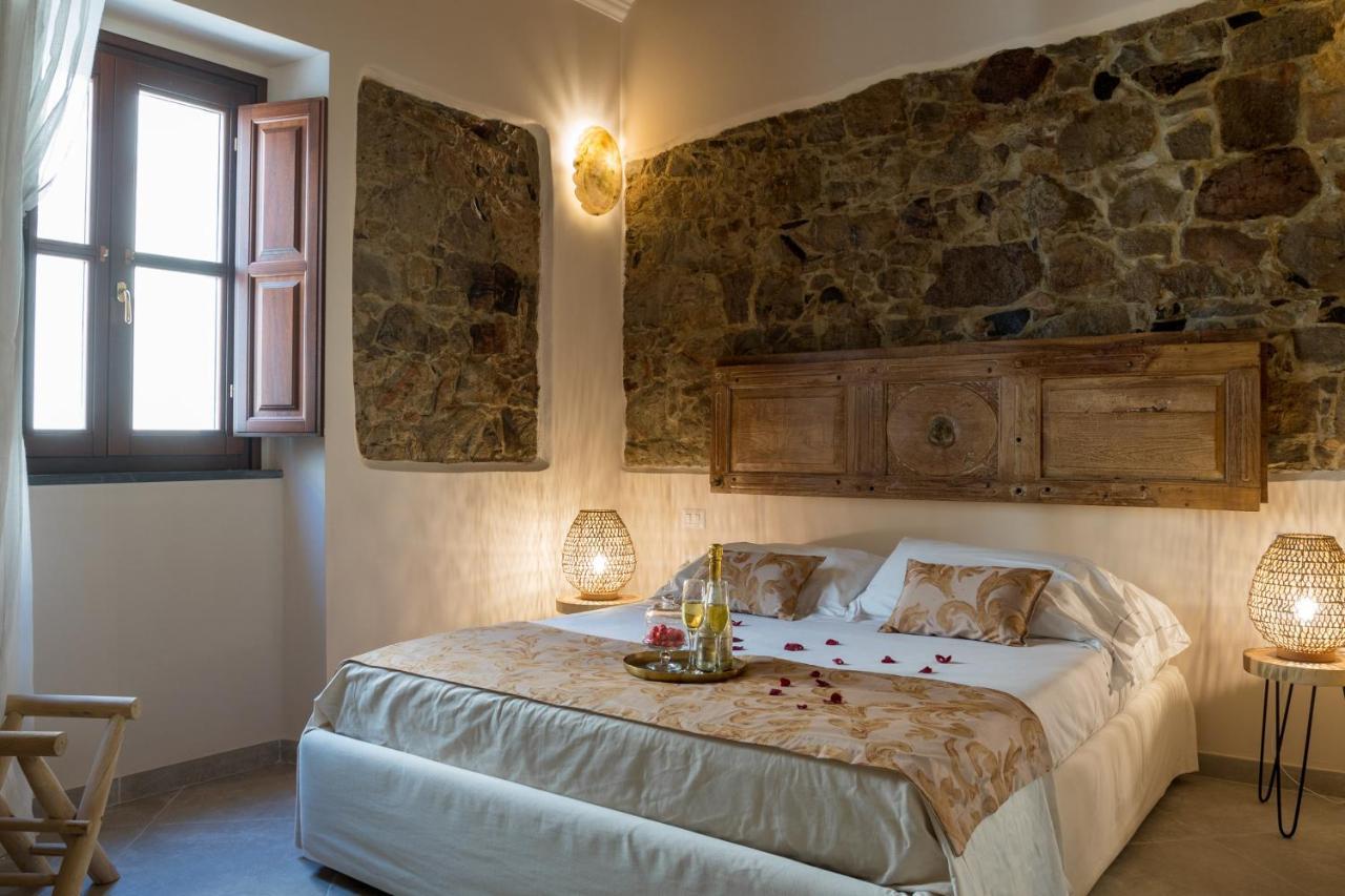 Moon'S Tower Suite&Rooms Portoscuso Exterior foto