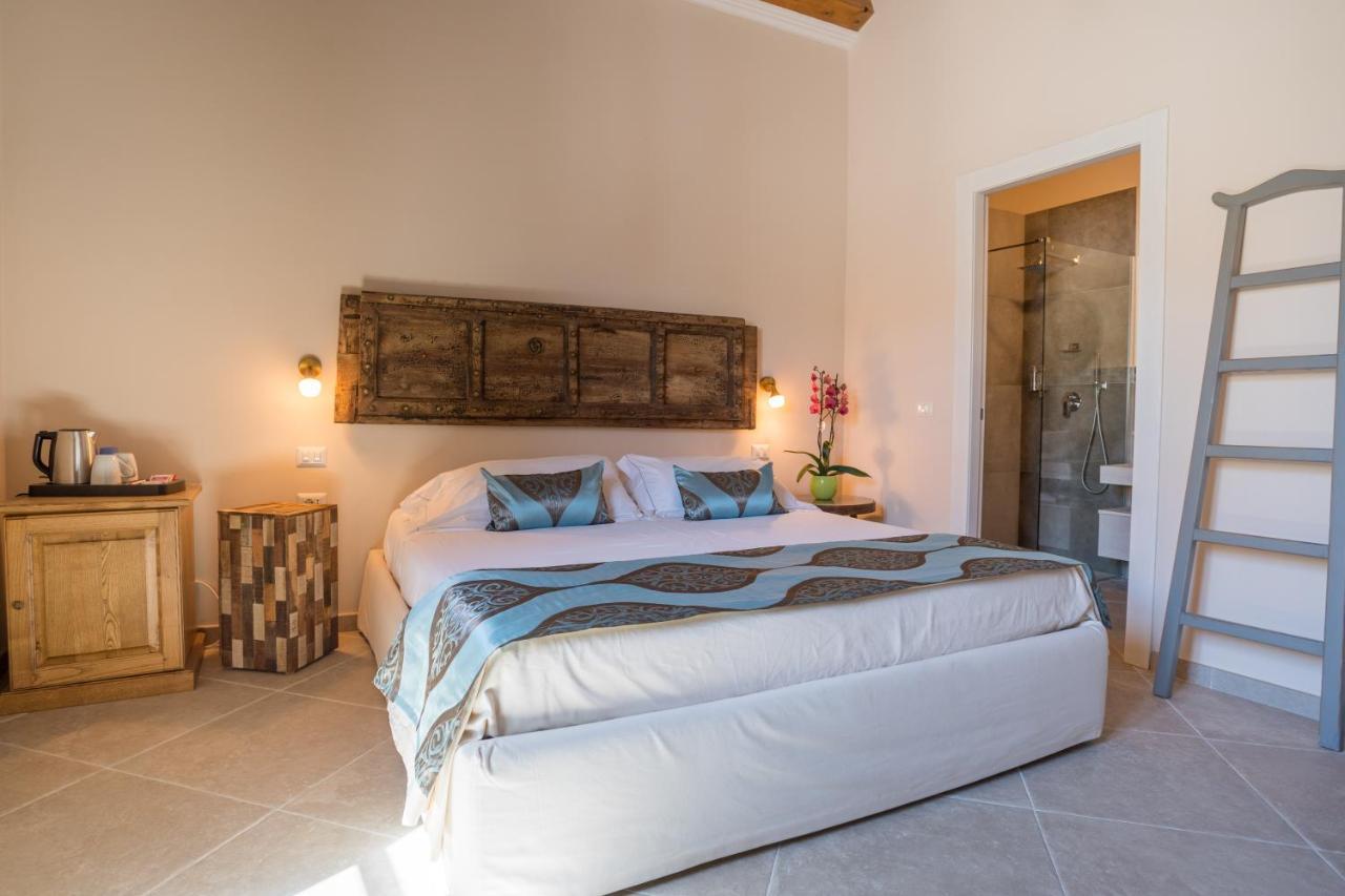 Moon'S Tower Suite&Rooms Portoscuso Exterior foto